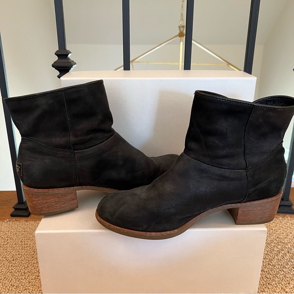 Ugg black ankle boots - Picture 2 of 7